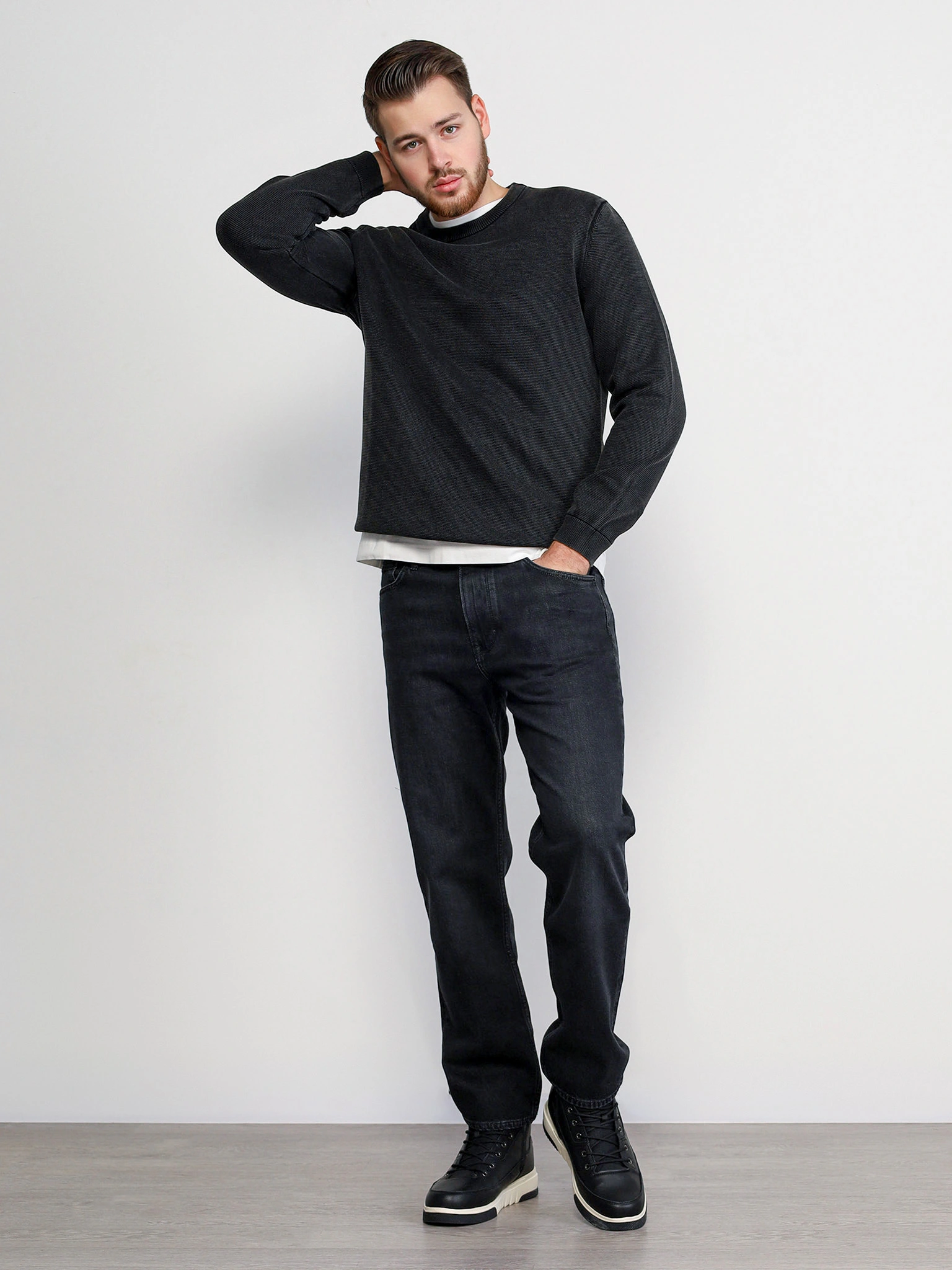 Пуловер черного цвета из хлопка